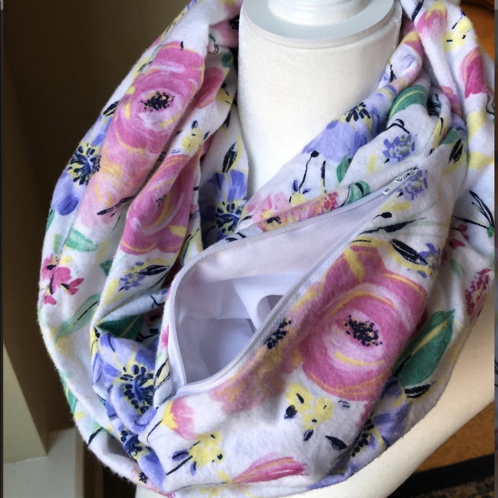 Flower infinity scarf with a hidden pocket